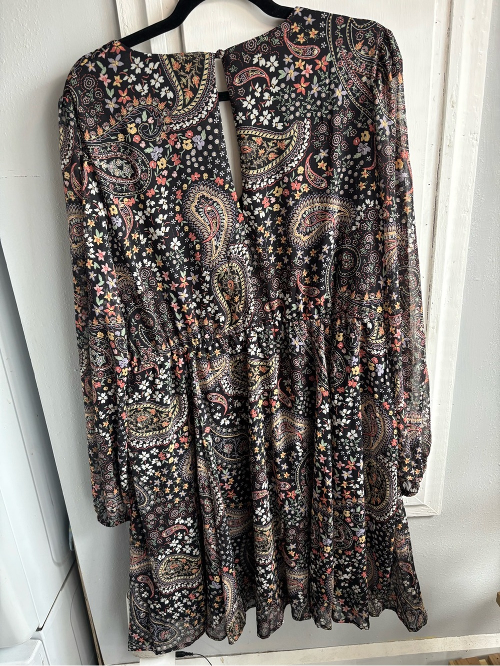 Women’s Black Paisley Printed Long Sleeve Dress - Picture 2 of 6